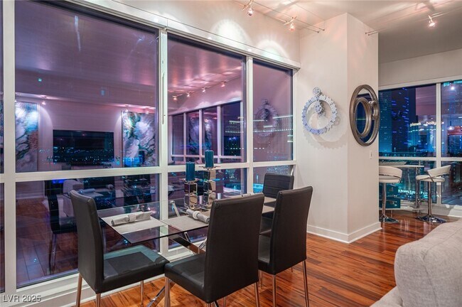 Building Photo - 4525 Dean Martin Dr