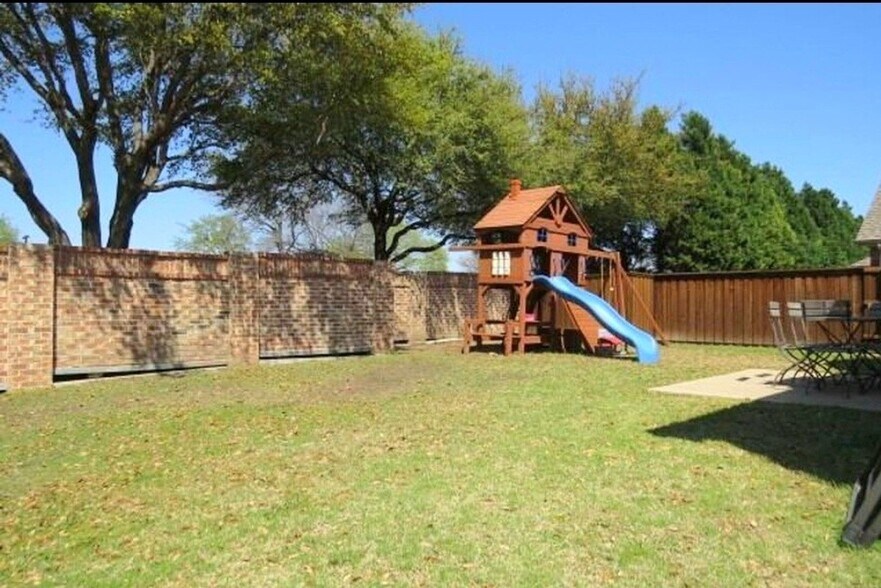 Building Photo - 2902 Cedar Wood Dr