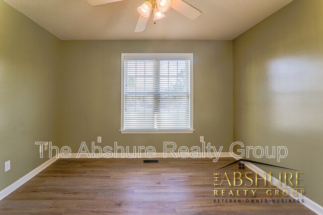 Building Photo - 7604 Lilly Pond Ln