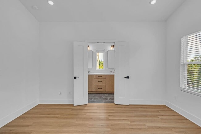 Building Photo - NEW BUILD