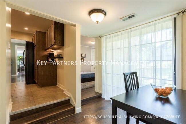 Building Photo - 1309 Linden Rd