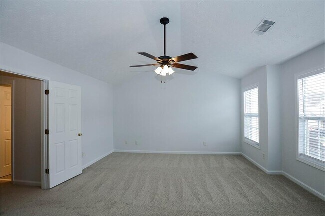 Building Photo - 3048 Kentmere Dr