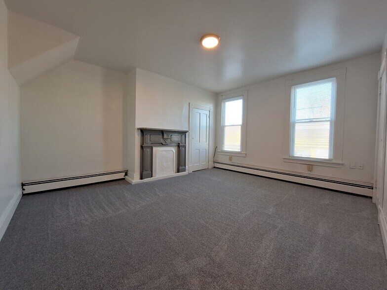 Building Photo - 822 McLain St