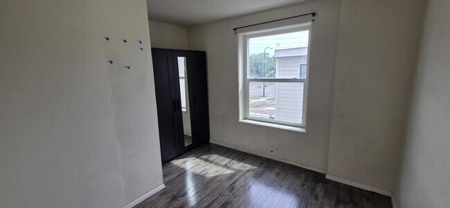 Building Photo - 560 S 600 E