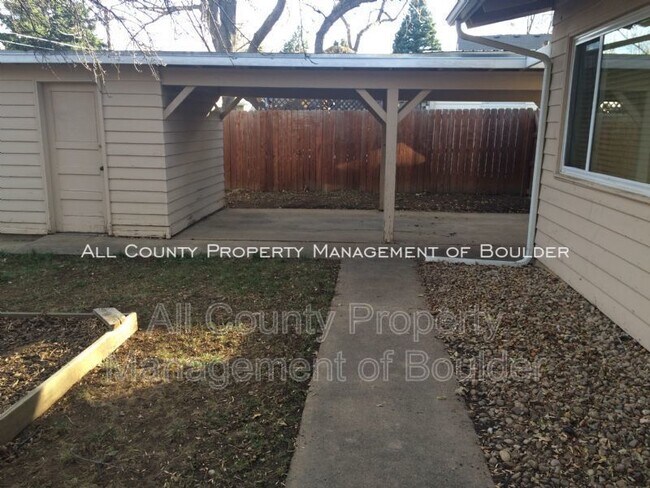 Building Photo - 260 30th St