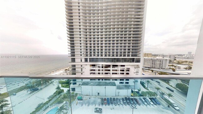 Building Photo - 4001 S Ocean Dr