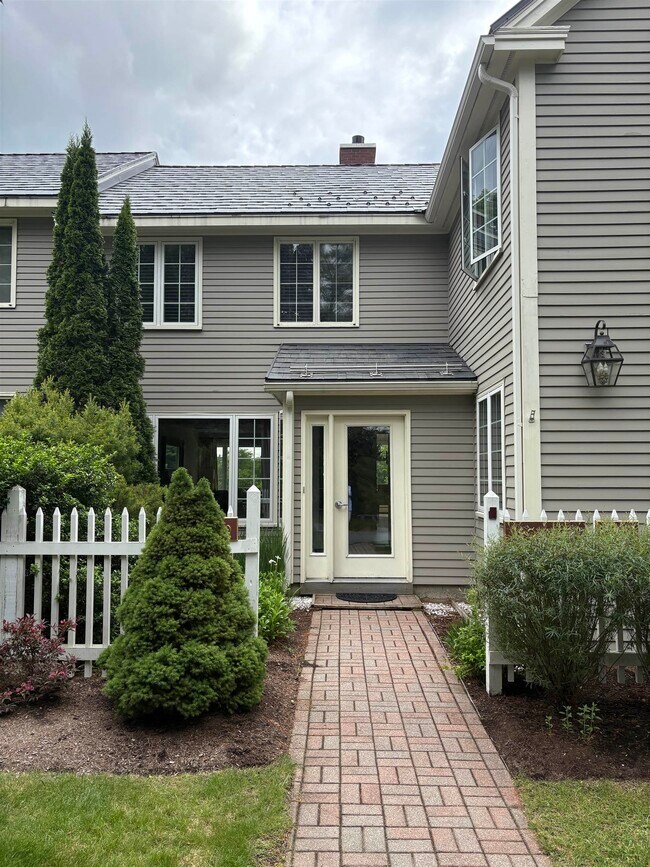 Building Photo - 111 Kestrel Ct