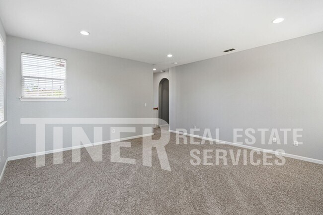 Building Photo - 8287 Lauffer Way