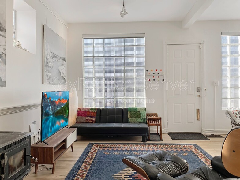 Building Photo - 3514 Navajo St