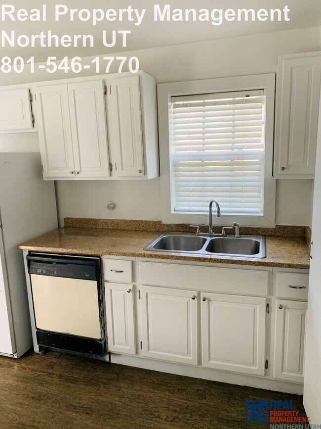 Building Photo - 4 Bedroom 2 Bath Ogden Home Available Now!