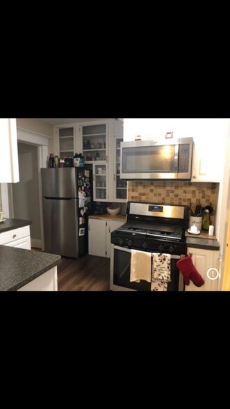 Building Photo - 246 Rosedale St