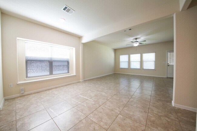 Building Photo - 14002 Madrigal Ln