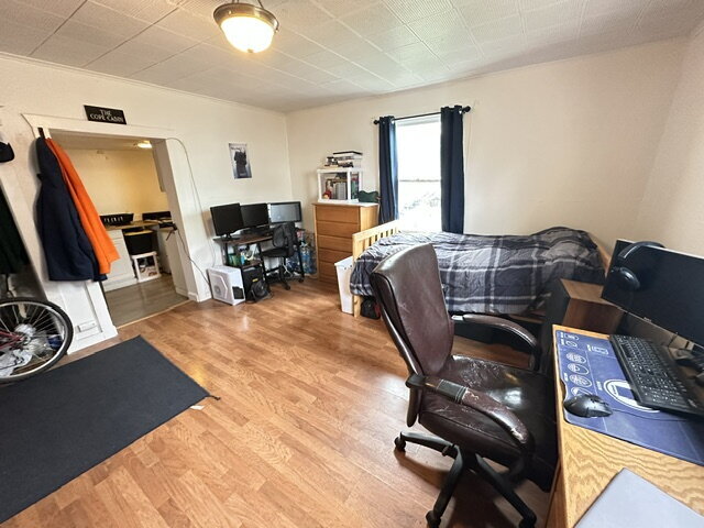 Building Photo - One Bedroom with tiled shower close to downtown, campus, and SEL - Available August 13