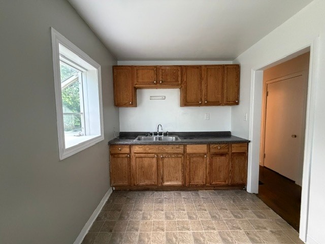 Building Photo - 1306 N Kaley St