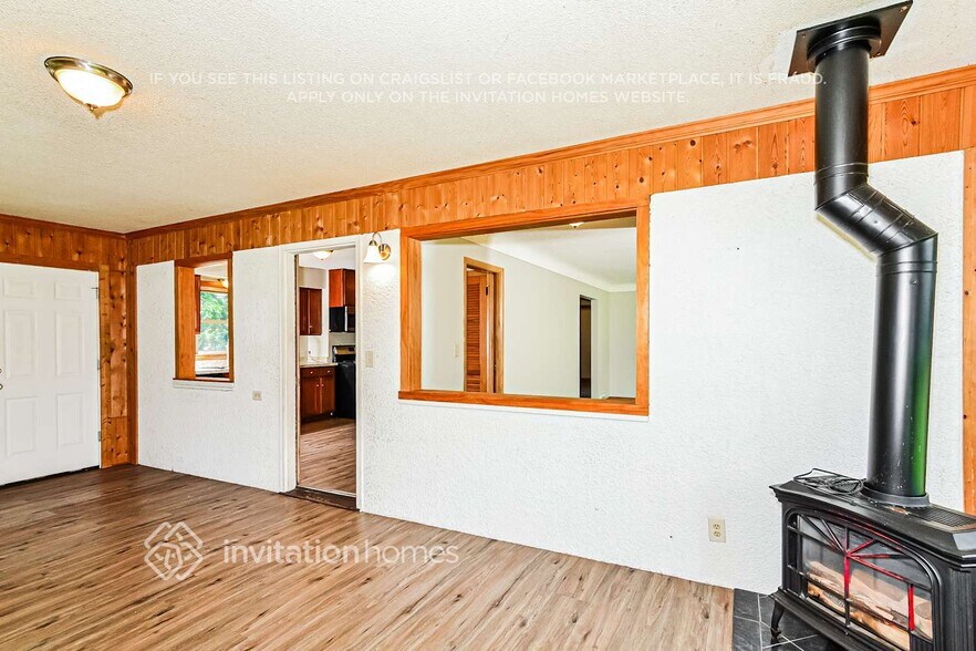 Building Photo - 5801 N Irving Ave