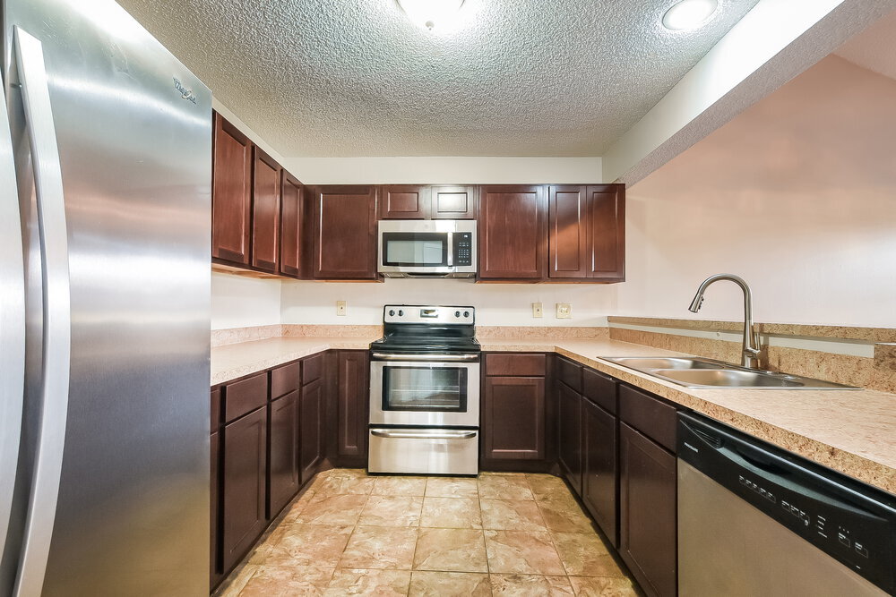 Building Photo - 402 E Springtree Way