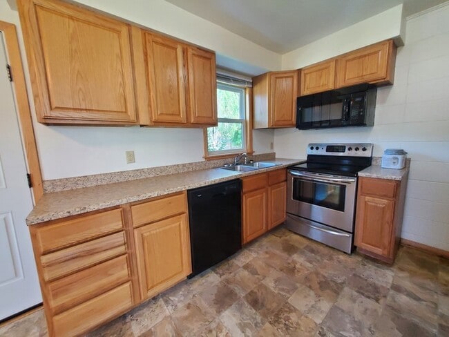 Building Photo - 1414.5 S 14th St