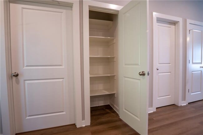 Building Photo - 1243 N Pink Ter