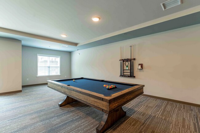 Building Photo - 2023 N Broadmoor Ave