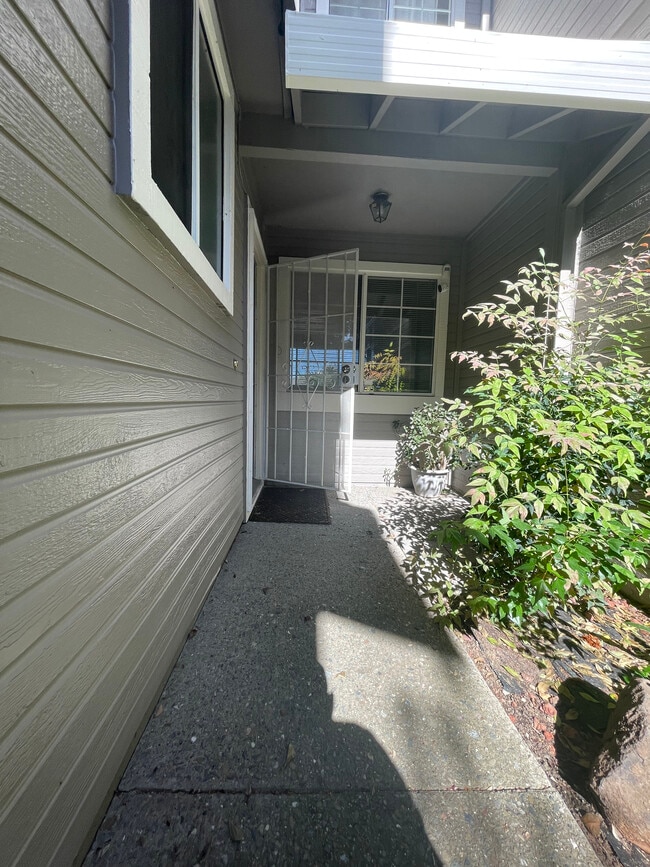 Building Photo - 162 Pelican Loop