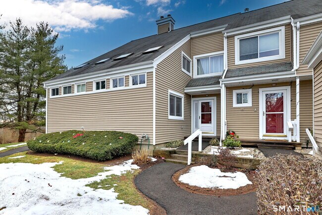 Building Photo - 47 Jerimoth Dr