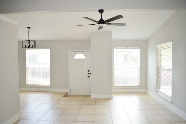 Building Photo - 2324 Peppermill Rd