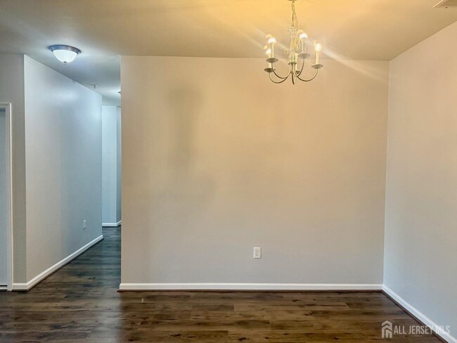 Building Photo - 531 Doral Ct