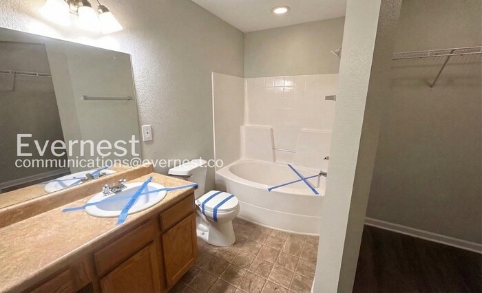 Building Photo - 183 Cloverbrook Dr