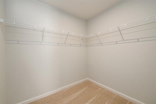 Building Photo - 849 York Aly