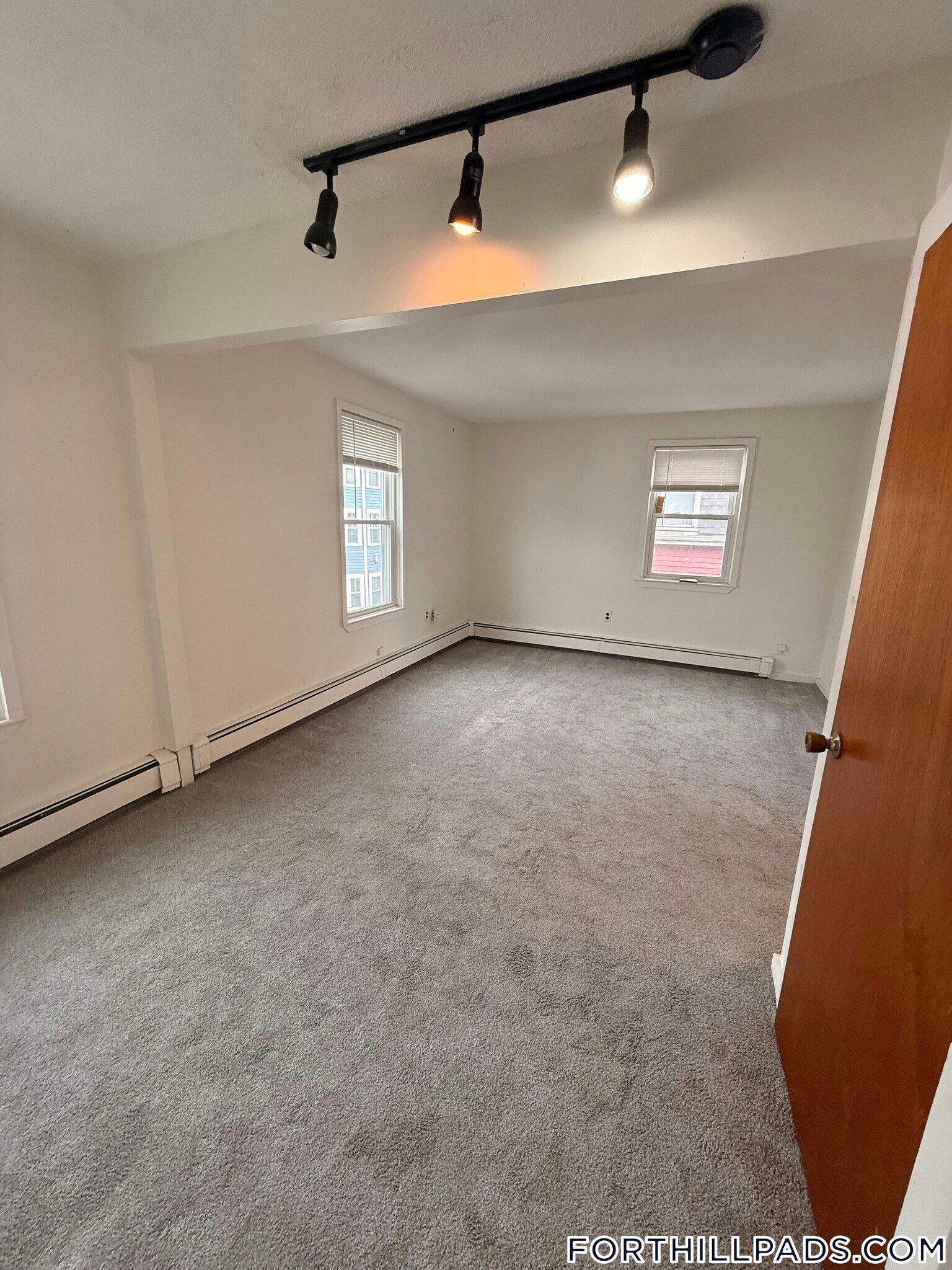 Building Photo - 44 Vale St