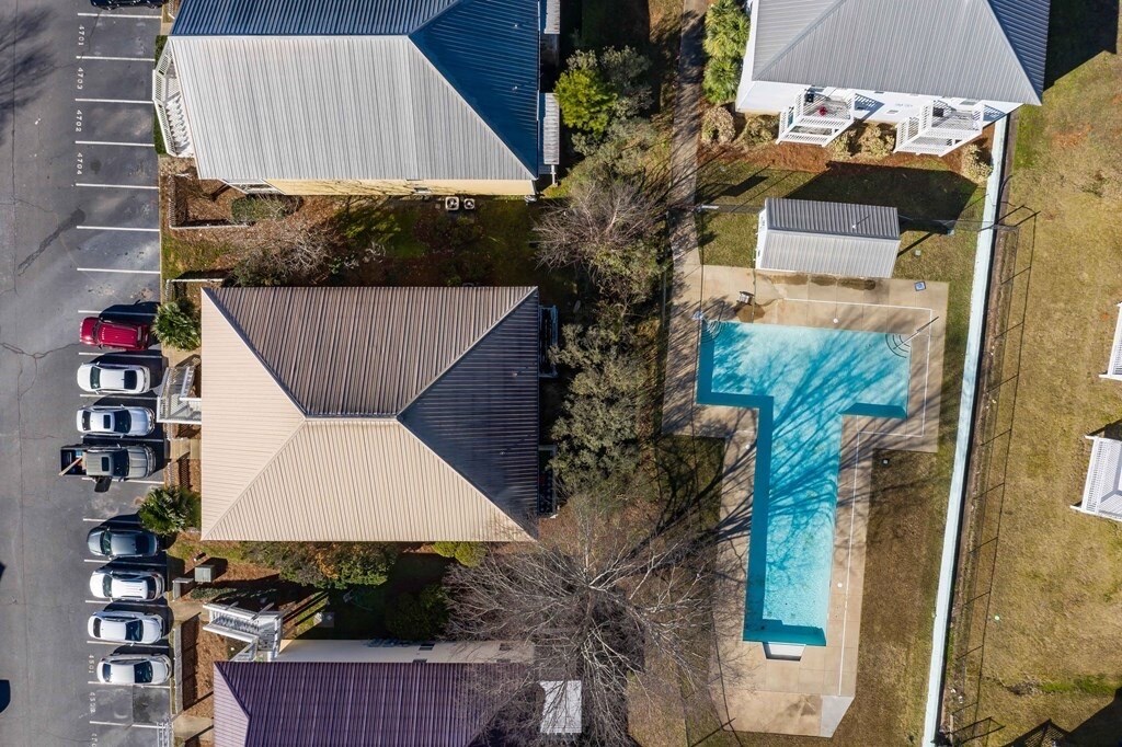 Building Photo - 8082 Veterans Pky