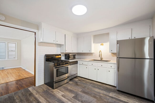 Building Photo - 612 Starin Ave