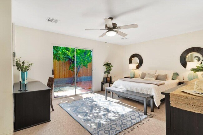 Building Photo - 52030 Avenida Madero