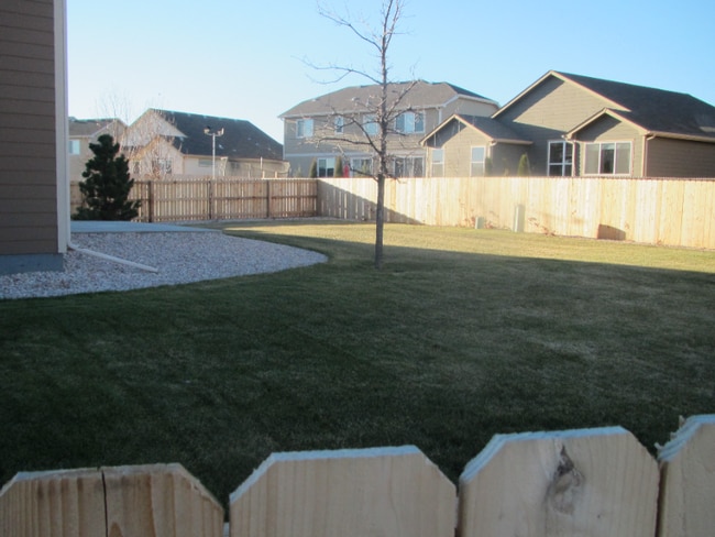 Building Photo - 427 Bow Creek Ln
