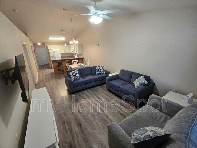 Building Photo - 9783 Cobblebrook Dr