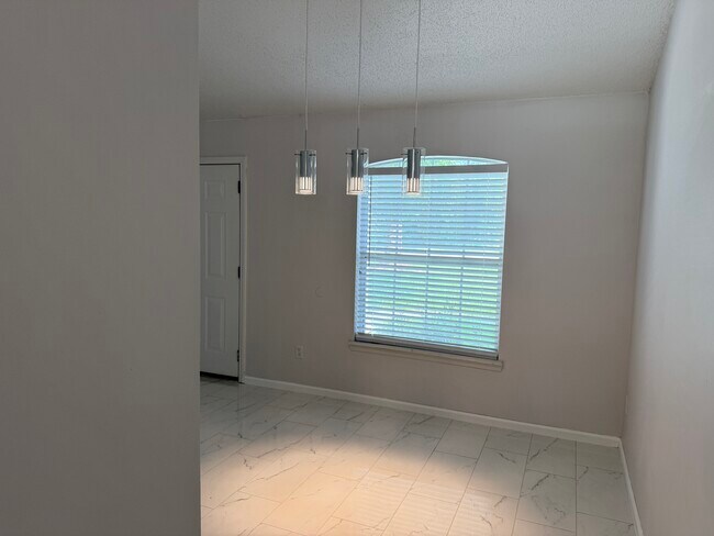 Building Photo - 5458 Hidden Gardens Dr