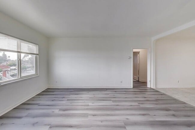 Primary Photo - 5492 Ruth Ave