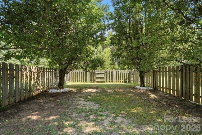 Building Photo - 4084 Holly Villa Cir