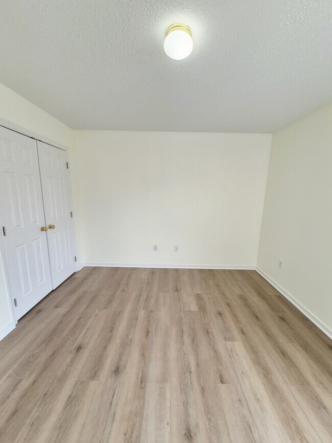 Building Photo - 7221 Oakmere Ct