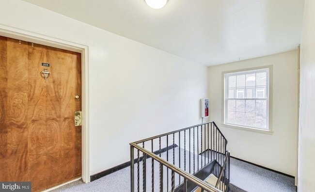 Building Photo - 2012 Fort Davis St SE