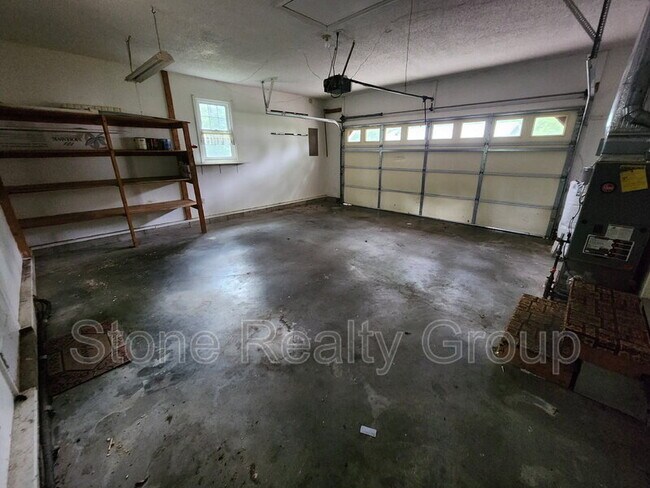 Building Photo - 47 W Lawrin Blvd