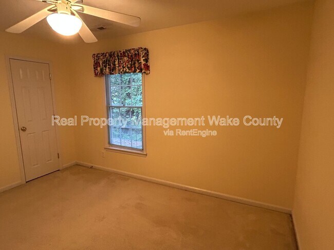 Building Photo - 106 Oak Spring Ct