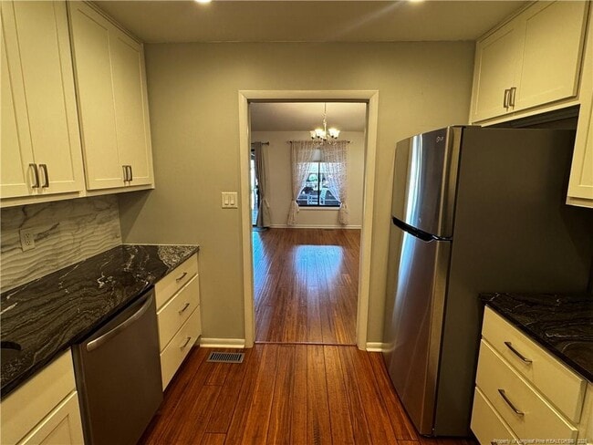 Building Photo - 6739 Irongate Dr