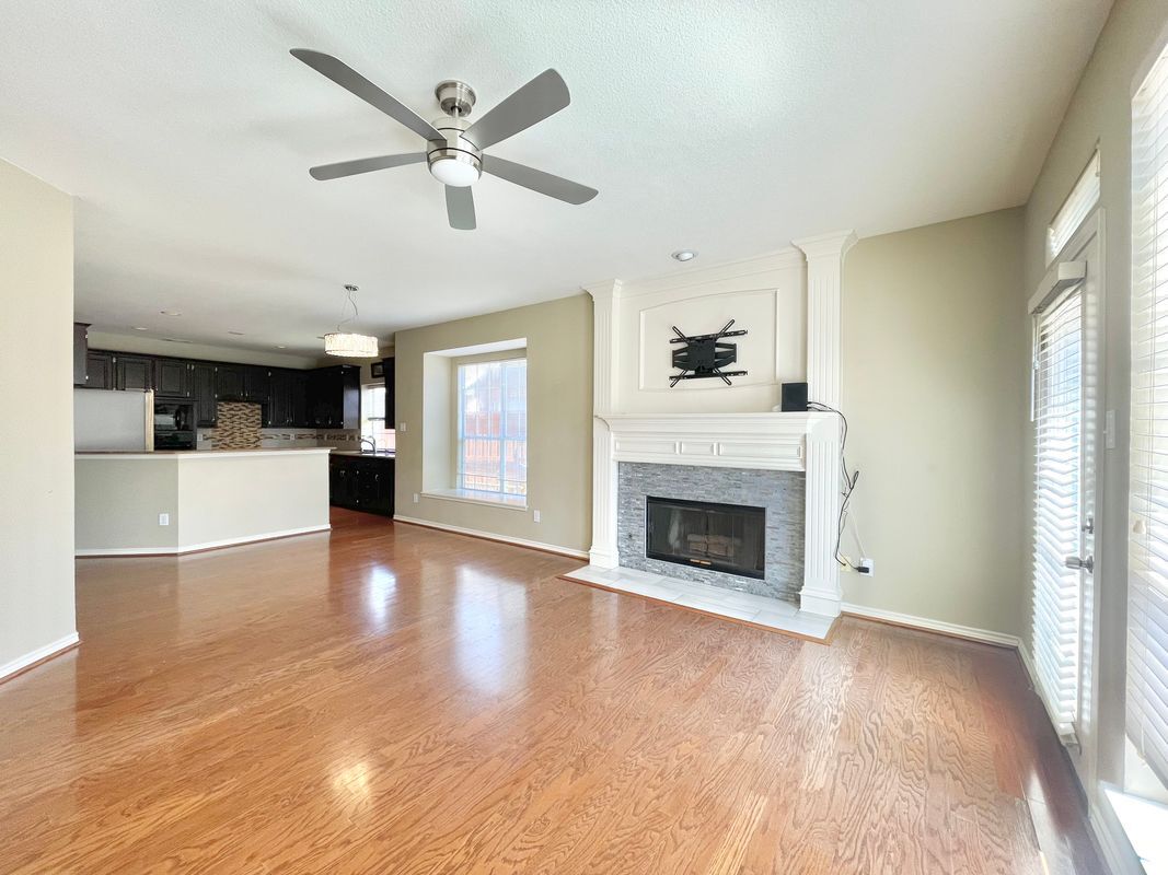 Building Photo - 426 Waterside Dr