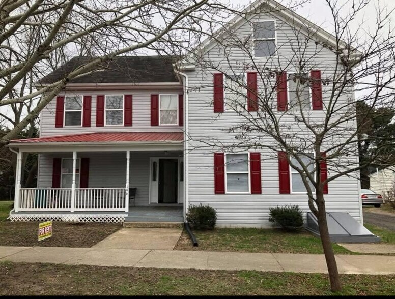 Primary Photo - 106 W Railroad Ave