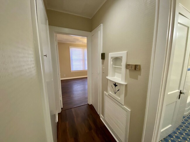 Building Photo - South Highlands Bungalow for Lease | 71104...
