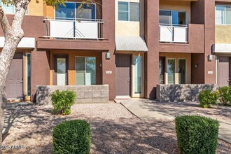 Building Photo - 6605 N 93RD Ave