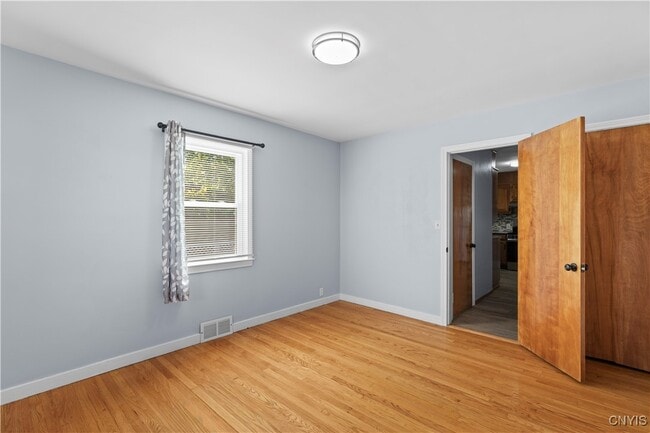 Building Photo - 105 Cooper Ave