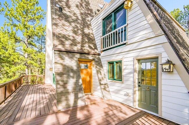 Building Photo - 28195 Cragmont Dr