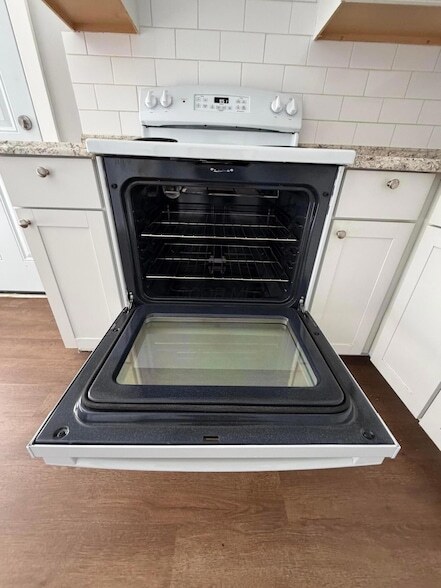 Building Photo - 1975 Dunbar Dr